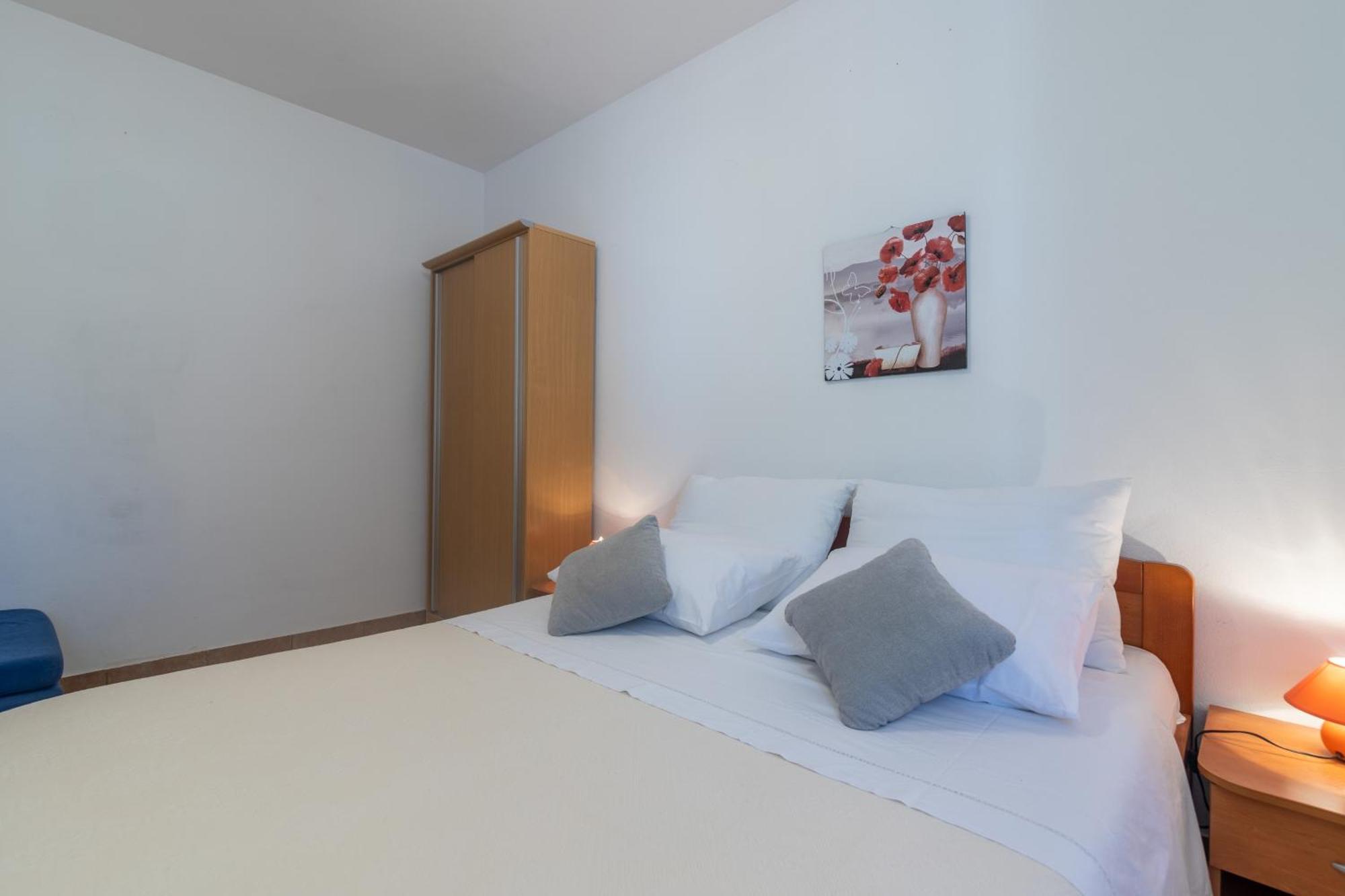 Apartments With A Parking Space Ivan Dolac, Hvar - 15784 Room photo